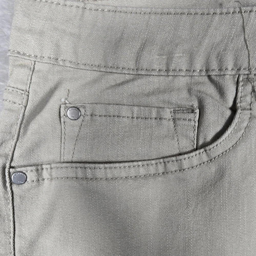 Riders by Lee Womens Midrise Short Pure Cashmere Tan 196MAWP Size 16 NWT